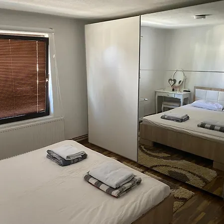 Apartman *